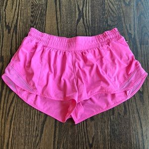 Lululemon Hotty Hot 2.5” Short Size 8